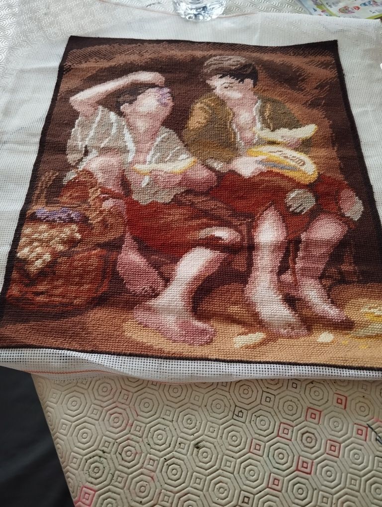 Quadro em meio ponto sem moldura.