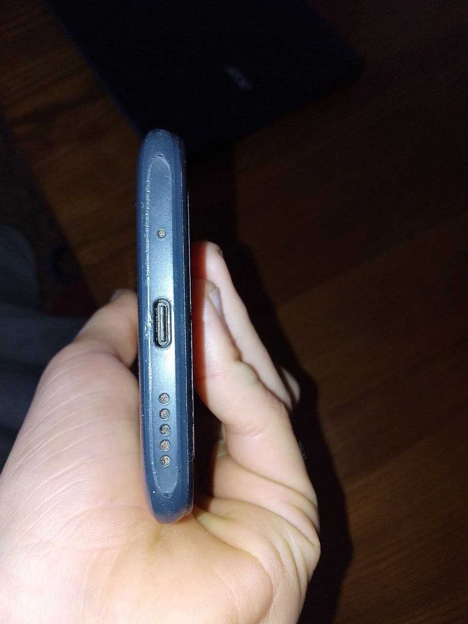 Продам телефон Poco c40 3/32