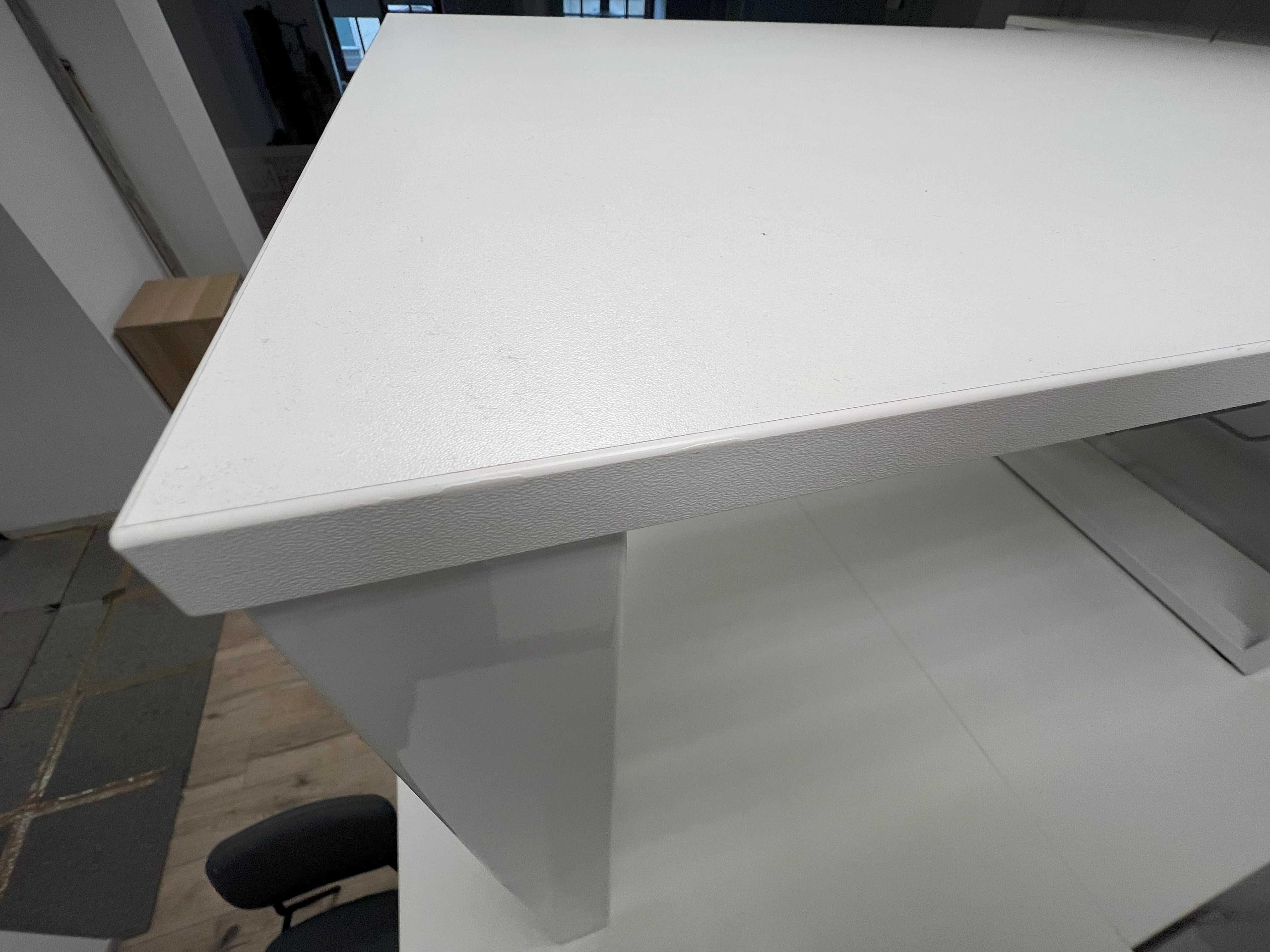 biurko białe proste - 200 zł
