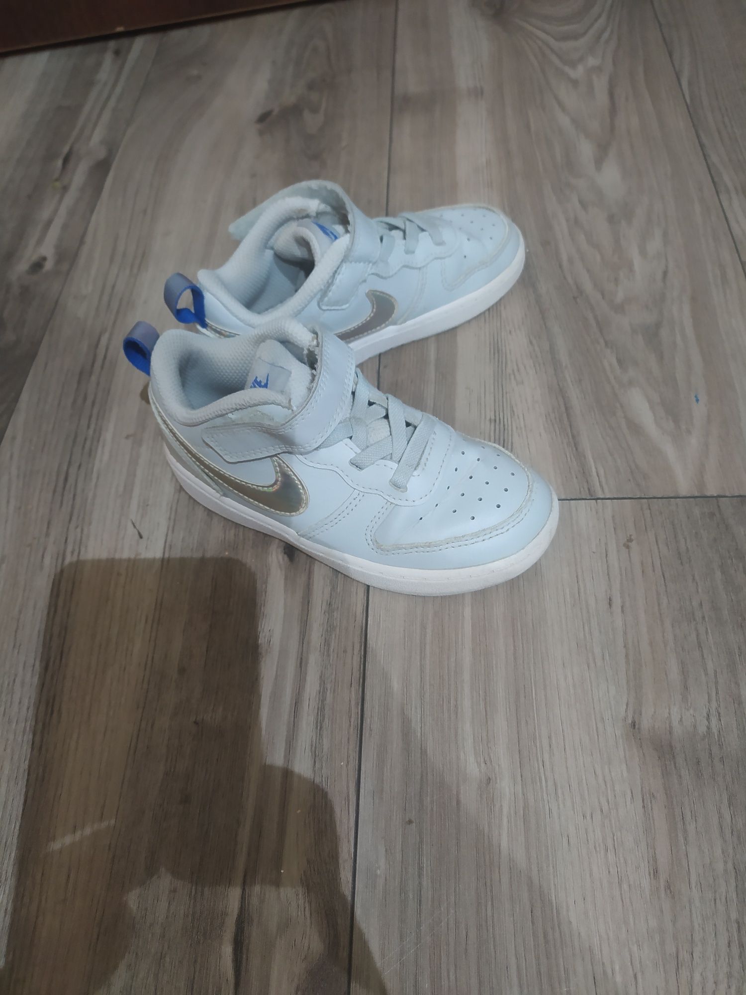 Półbuty sneakersy buty jesienne wiosenne na rzepy r 26 Nike