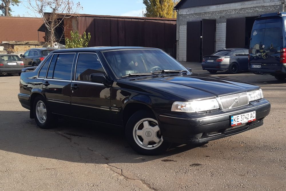 Продам Volvo 960