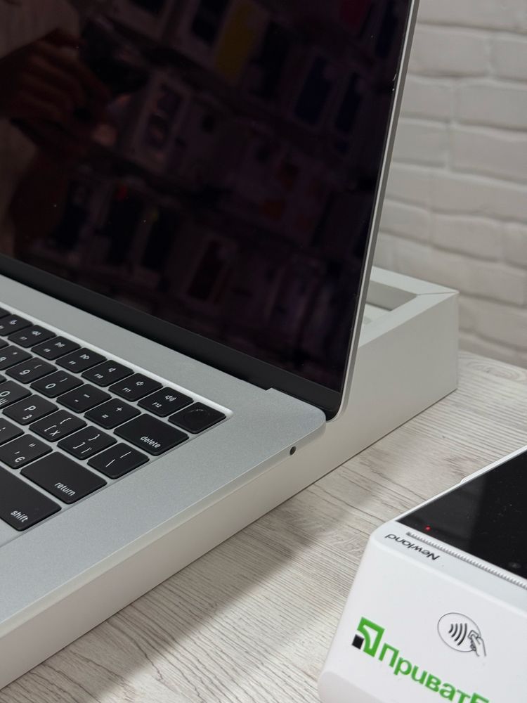 Macbook Air 15’ M2 16/512gb Silver 2022 рік