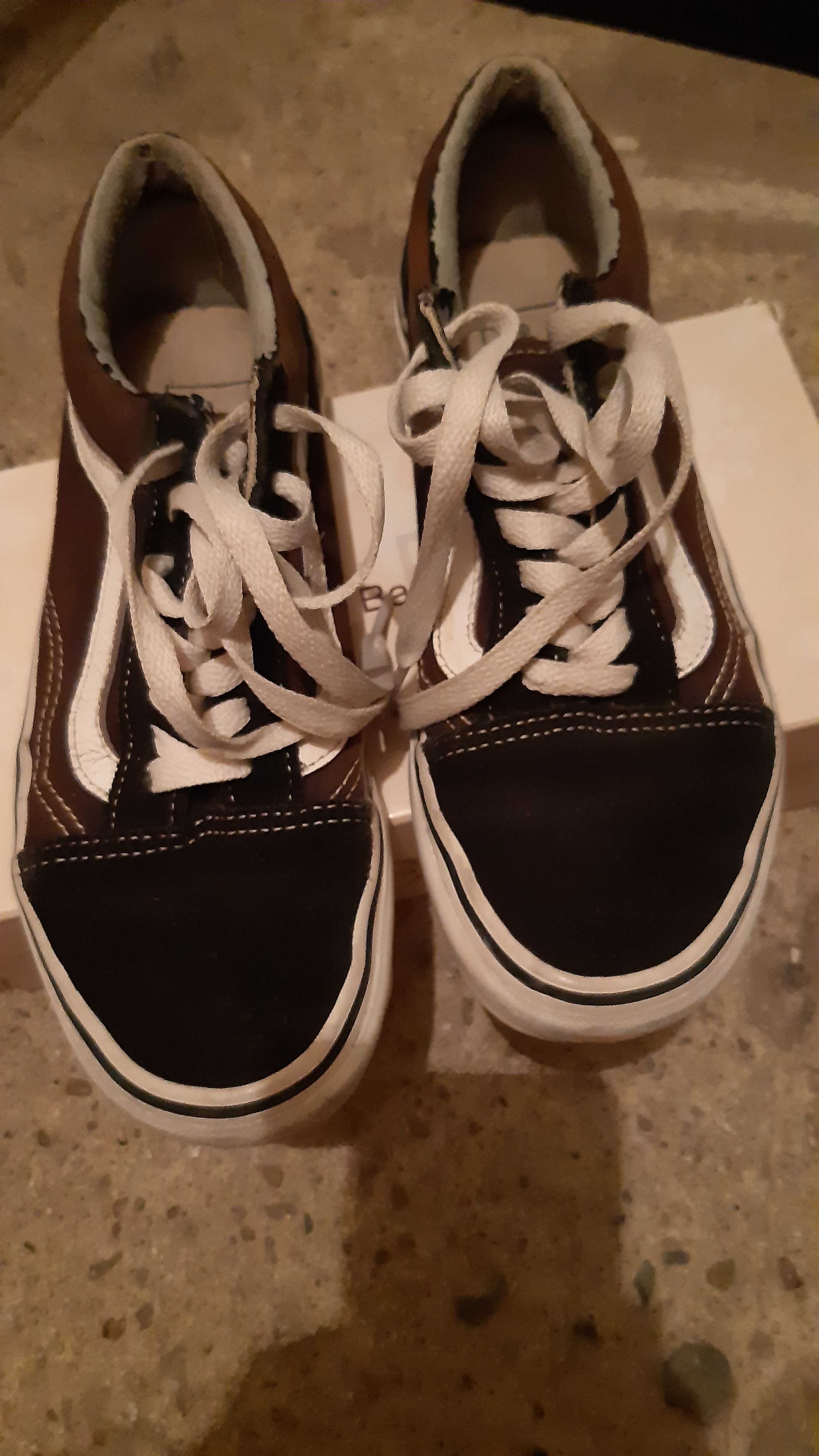 buty Vans - czarne i czerwone