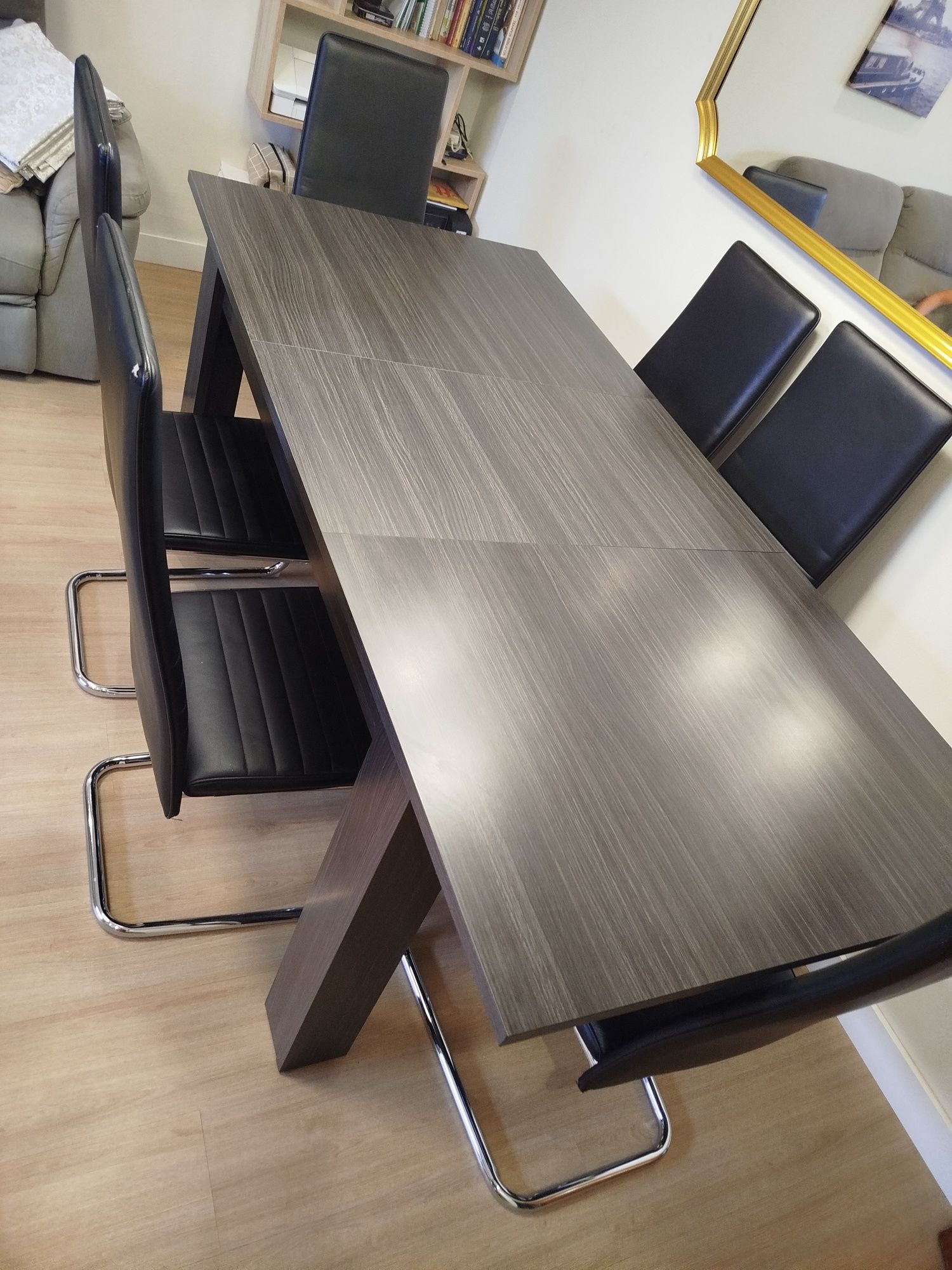 Mesa de jantar extensível com 6 cadeiras