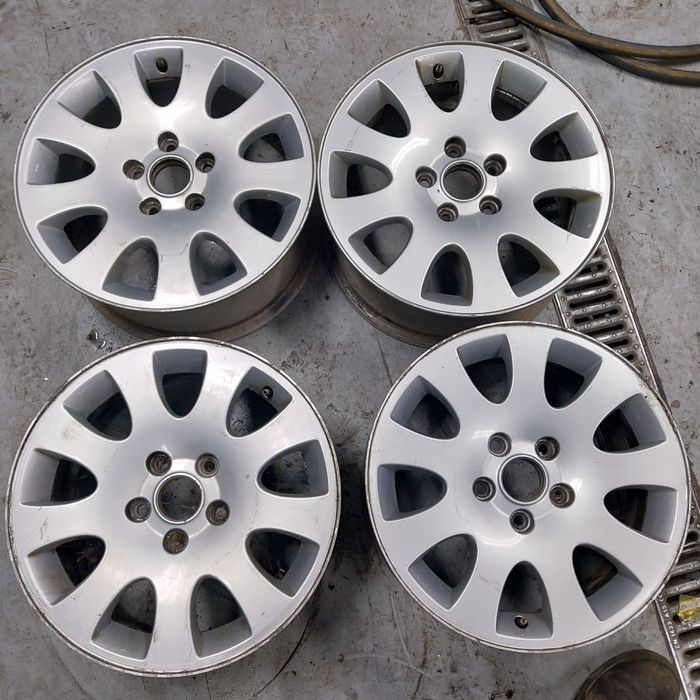 Oryginalne Felgi Aluminiowe Audi R16 5x112 7J ET 45