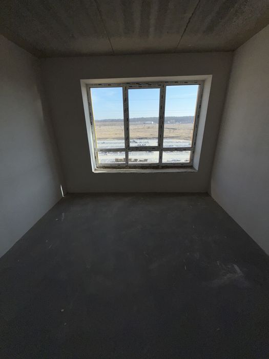 Продаж квартири з видом на набережну