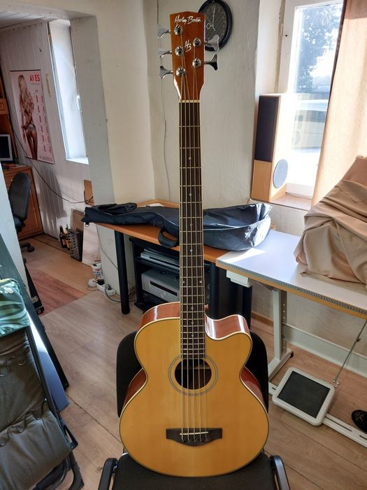 gitara basowa elektroakustyczna