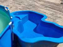 Piscina semi-nova em fibra