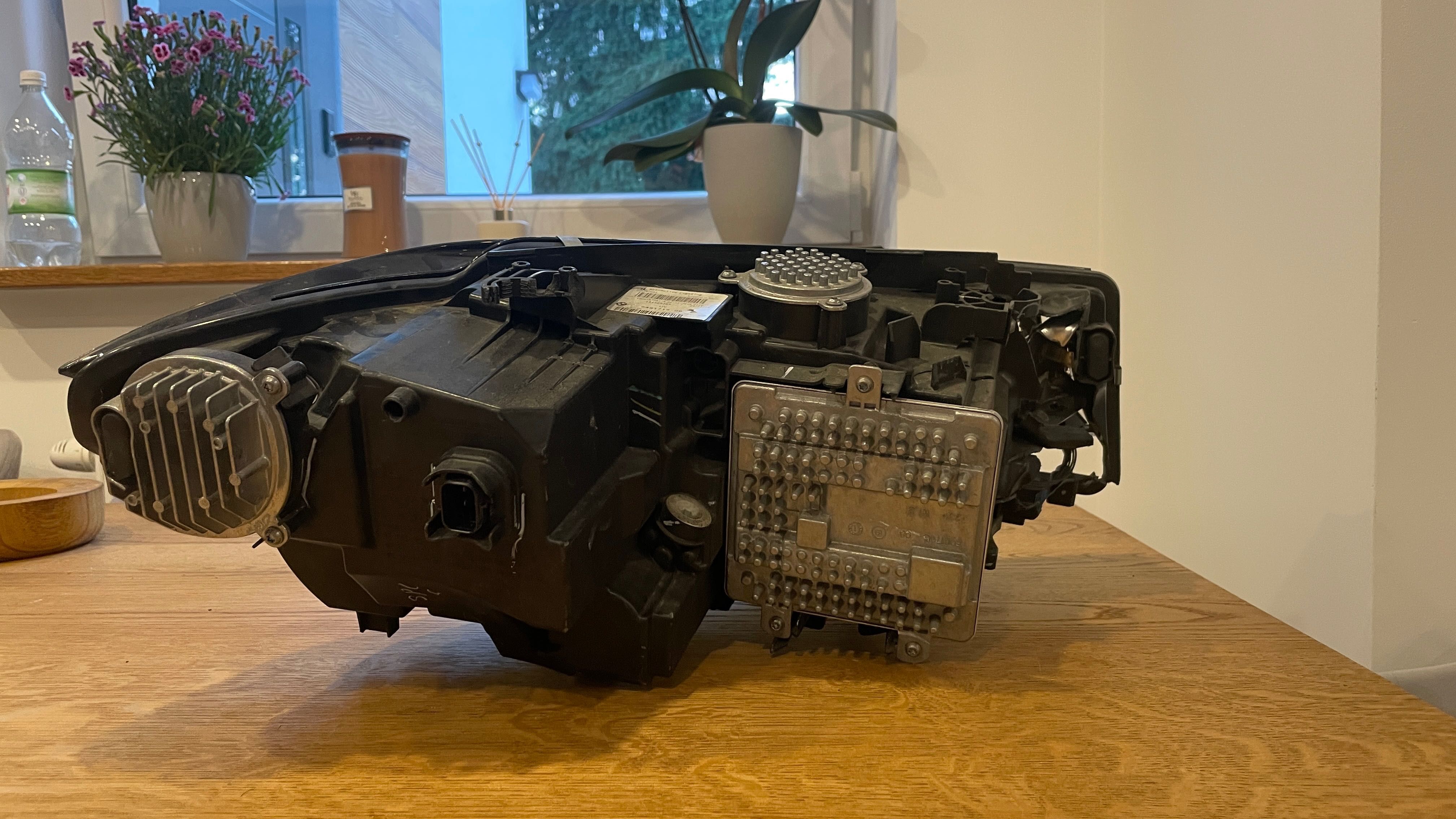 Lampy przód bmw G20 lewa + prawa uszkodzone USA