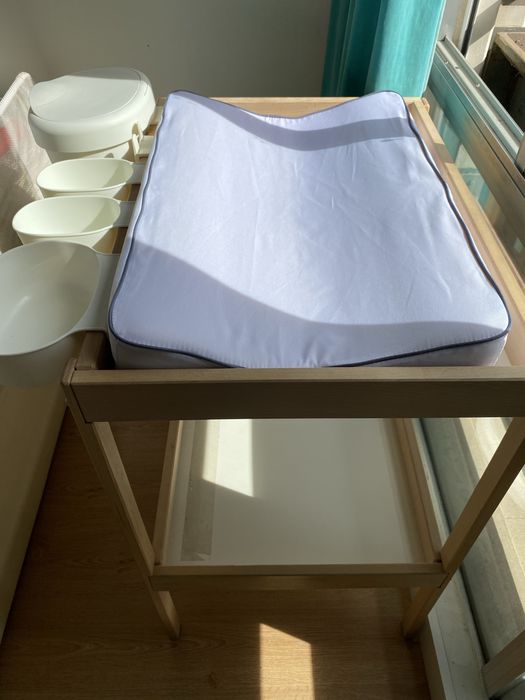 trocador IKEA com colchao incluido (não insuflavel)