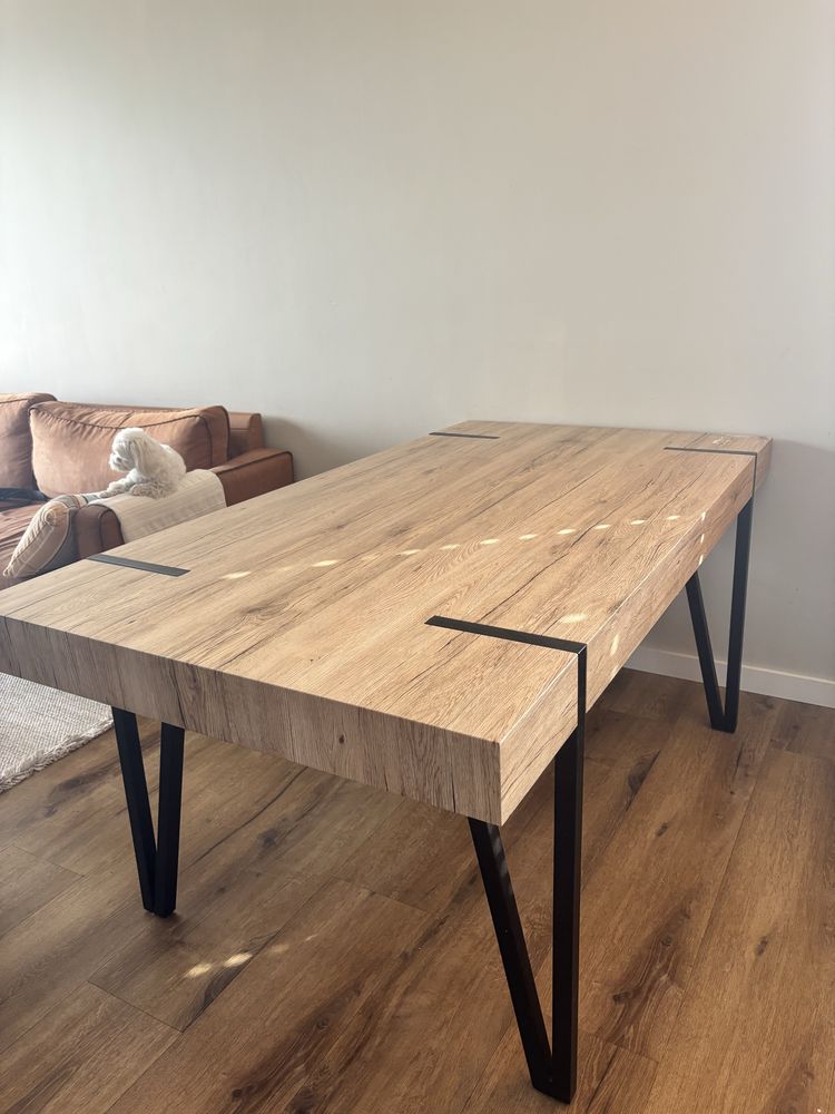 Stół używany, metalowe nogi loft