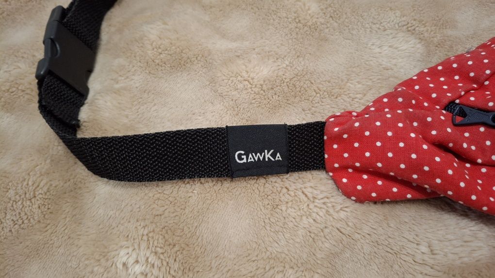Słodka czerwona nerka saszetka w grochy handmade