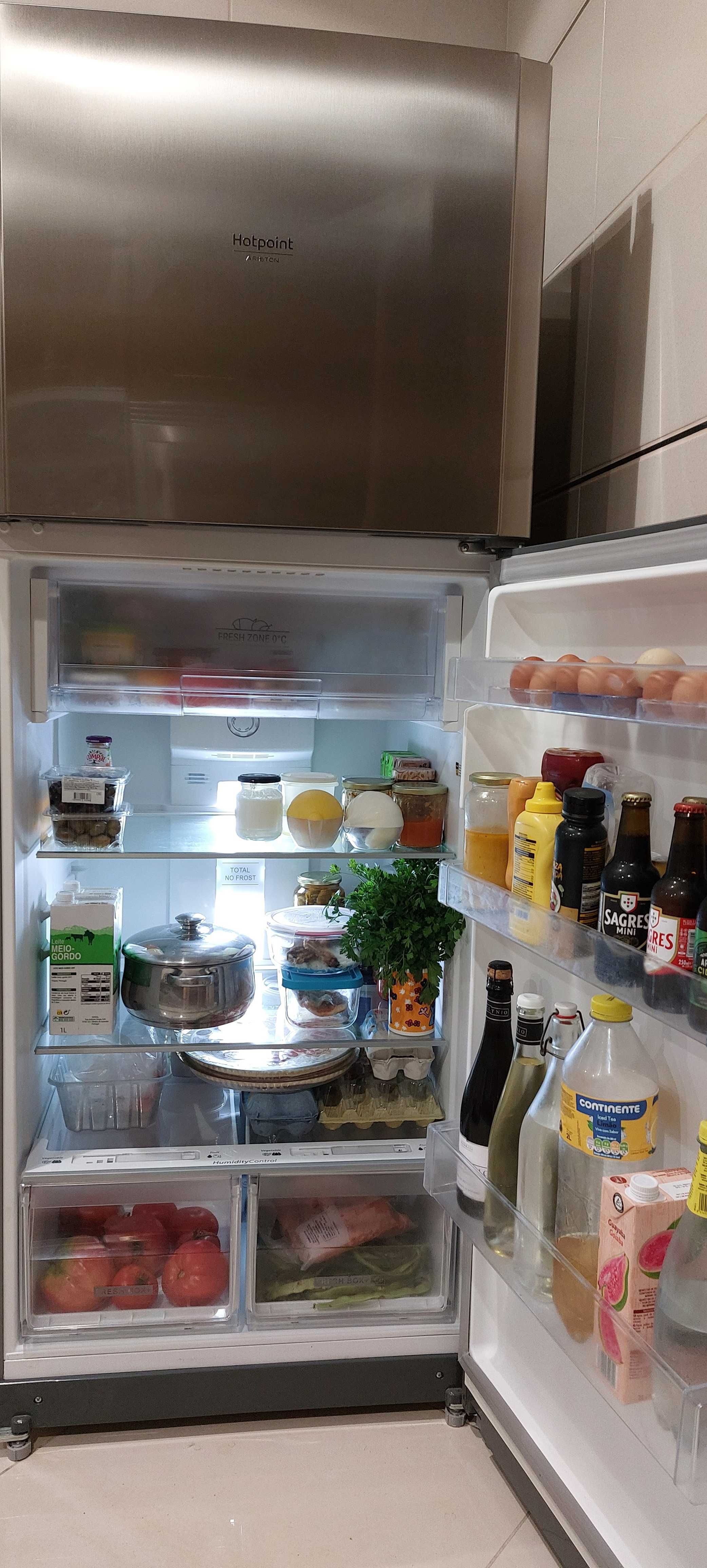 Frigorifico Hotpoint como novo, com 6 meses de uso e com garantia