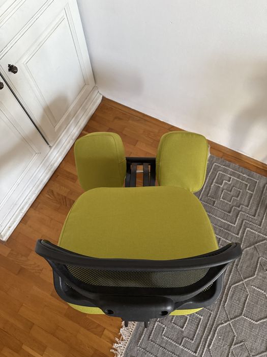 Klękosiad klęcznik ergonomiczne krzesło do pracy