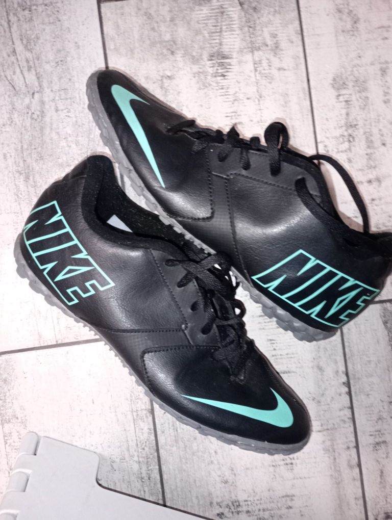 Buty czarne Nike Bomba II 42