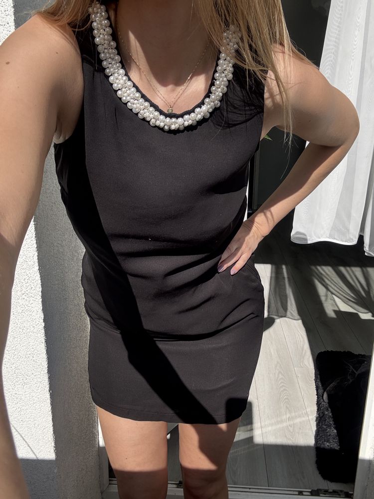 Wizytowa sukienka mala czarna old money H&M