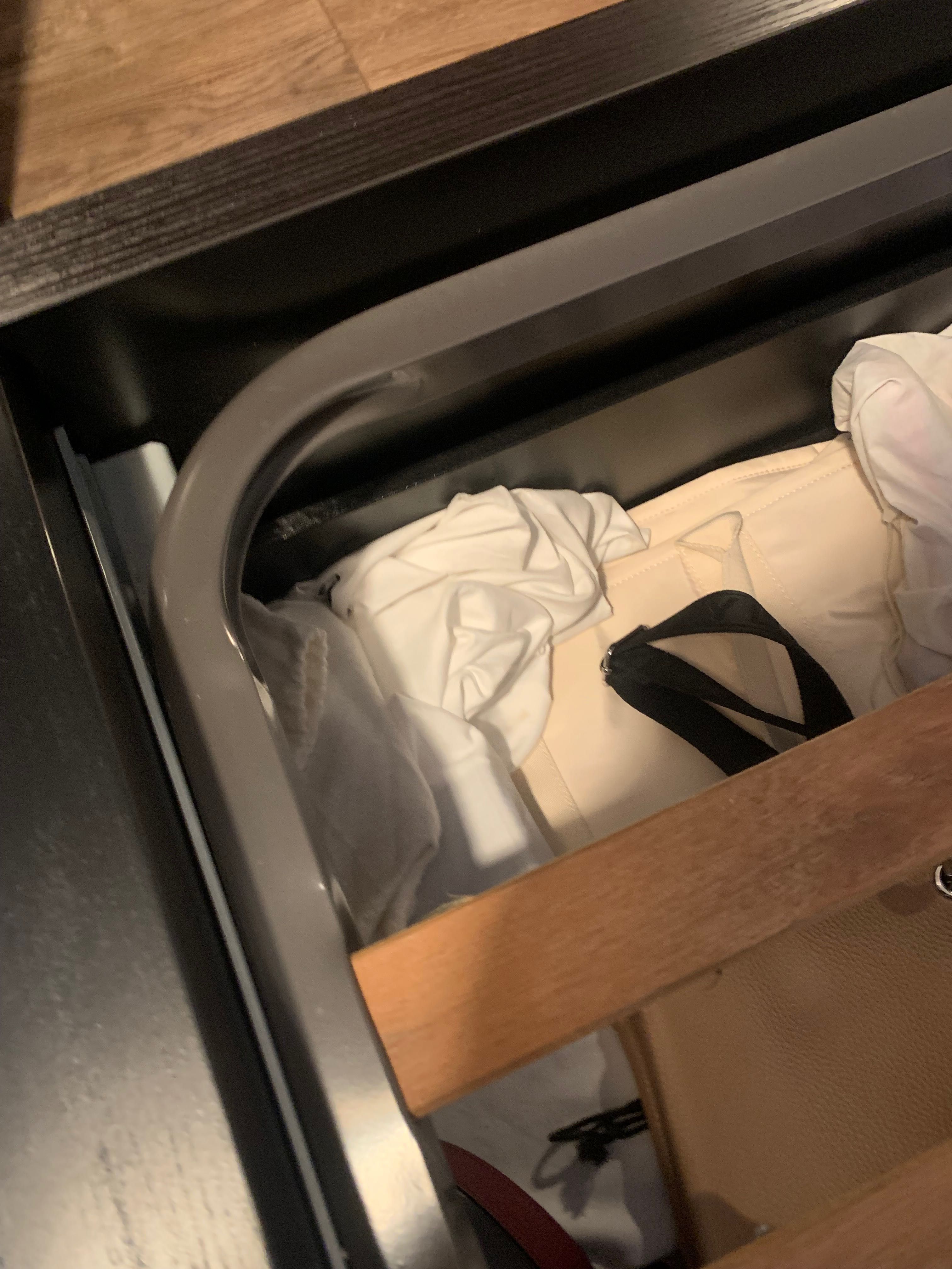 Cama IKEA + colchão + estrado + arrumação