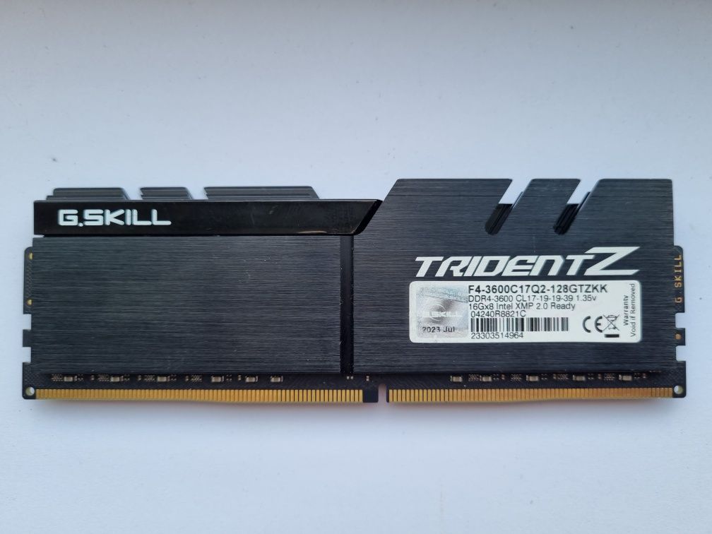 Оперативна пам'ять G.Skill DDR4-3600 16Gb Trident Z (УЦІНКА!)