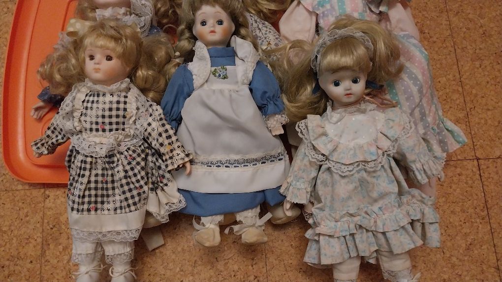 Bonecas de porcelana