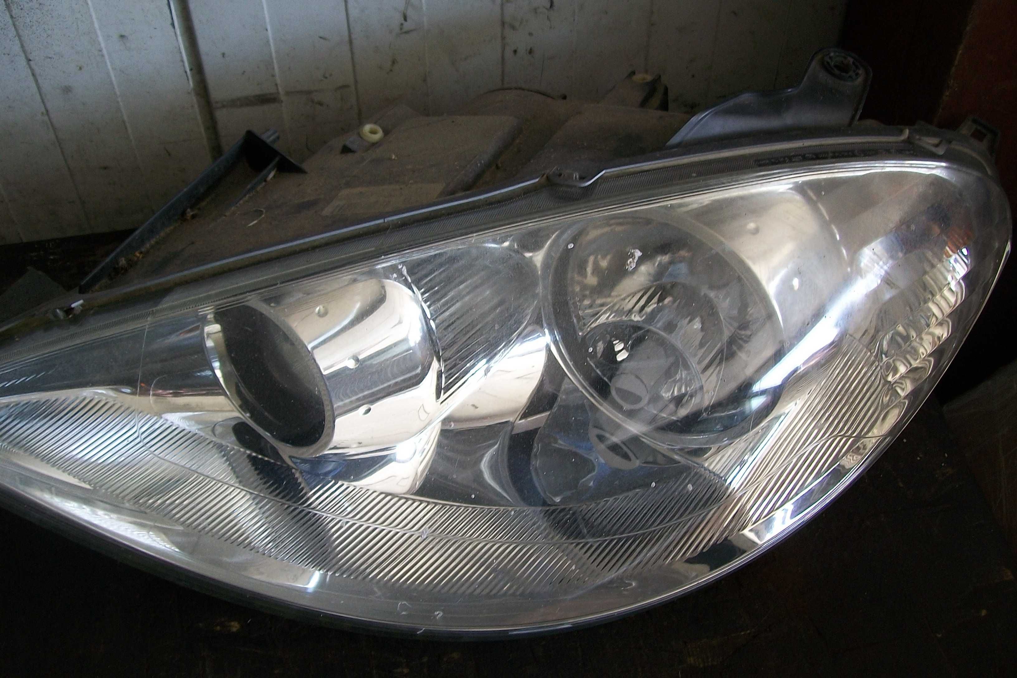 lampa przednia Peugeot 807