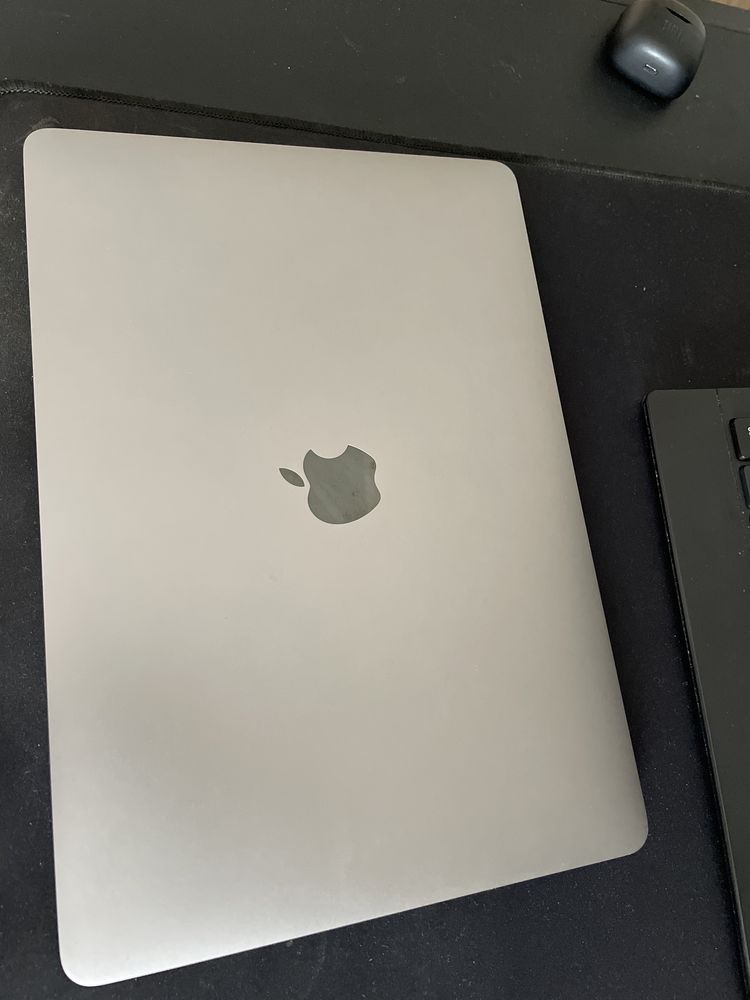 MacBook Pro 13’’ 2018 8gb ram 250gb ssd