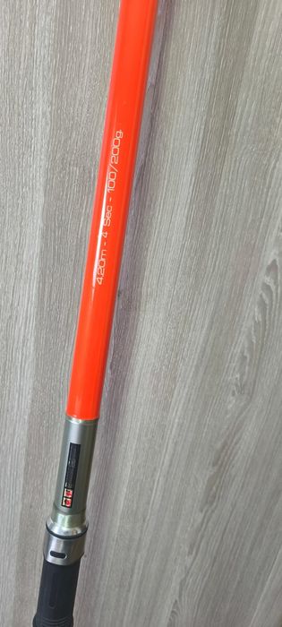 Cana de pesca pouco usada