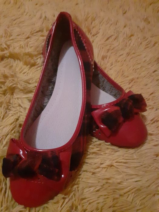 Baleriny krateczka czerwone lakierowane roz. 38