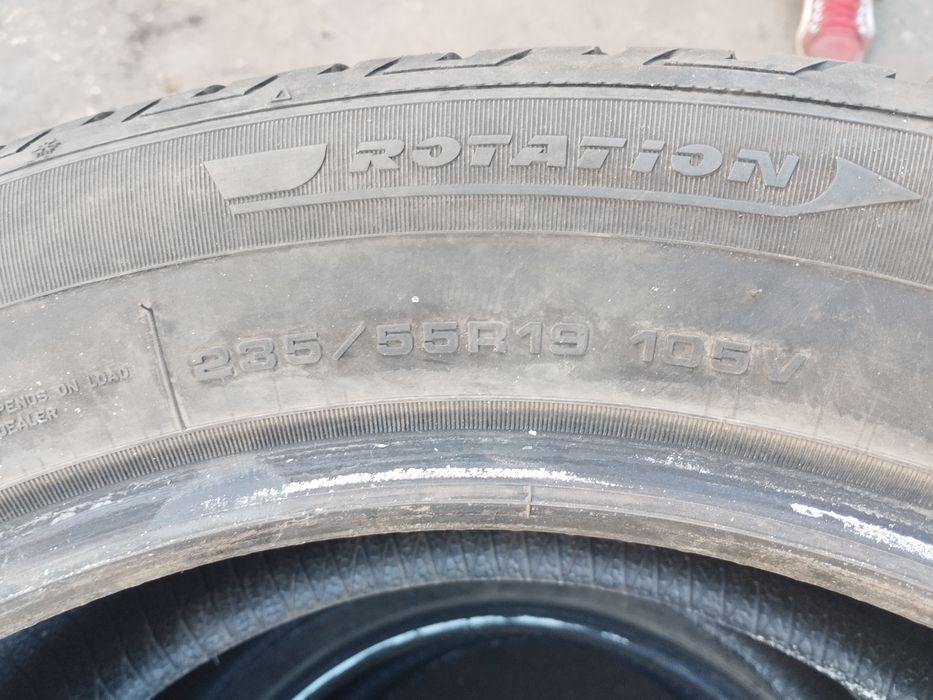 Продам комплект бу зимових шин 235/55R19