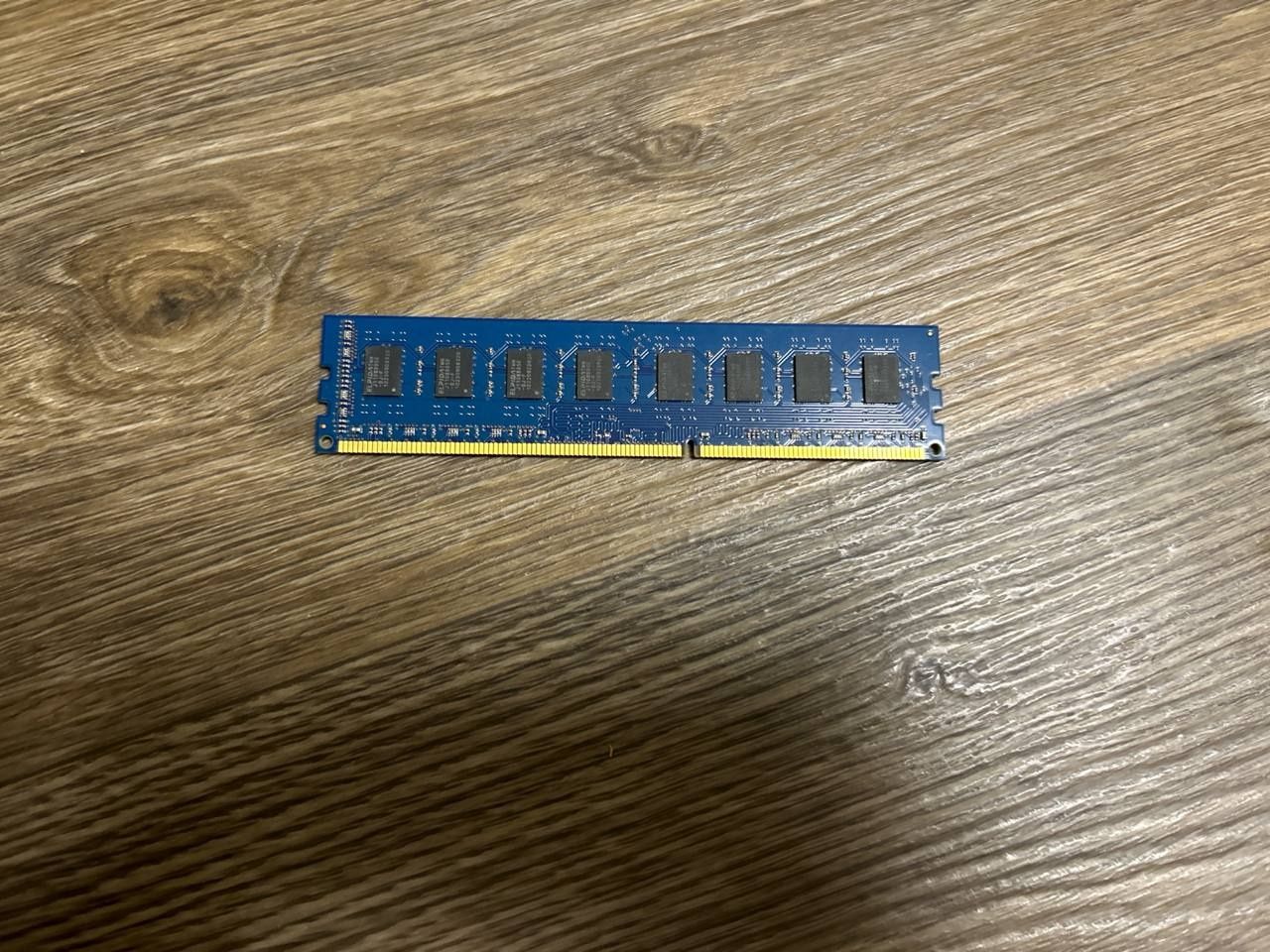 Оперативная память  ddr3 2gb