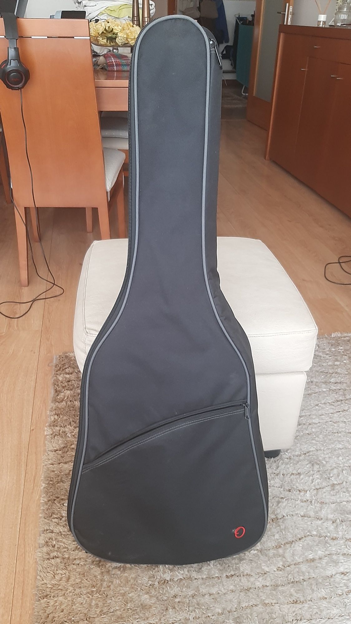 Guitarra clássica Valencia com saco incluído