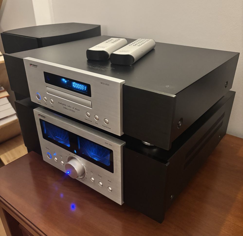 Amplificador e leitor de CDs Advance Acoustic