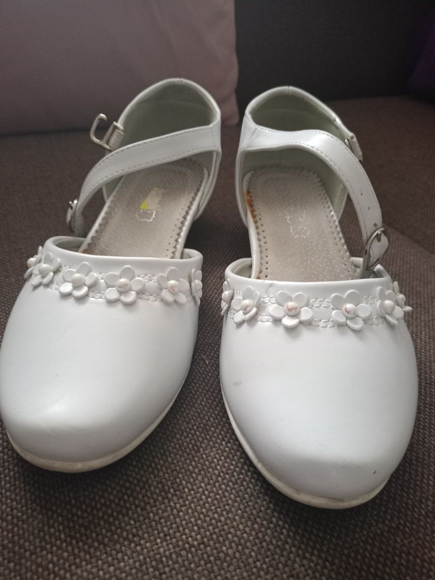 Buty komunijne białe