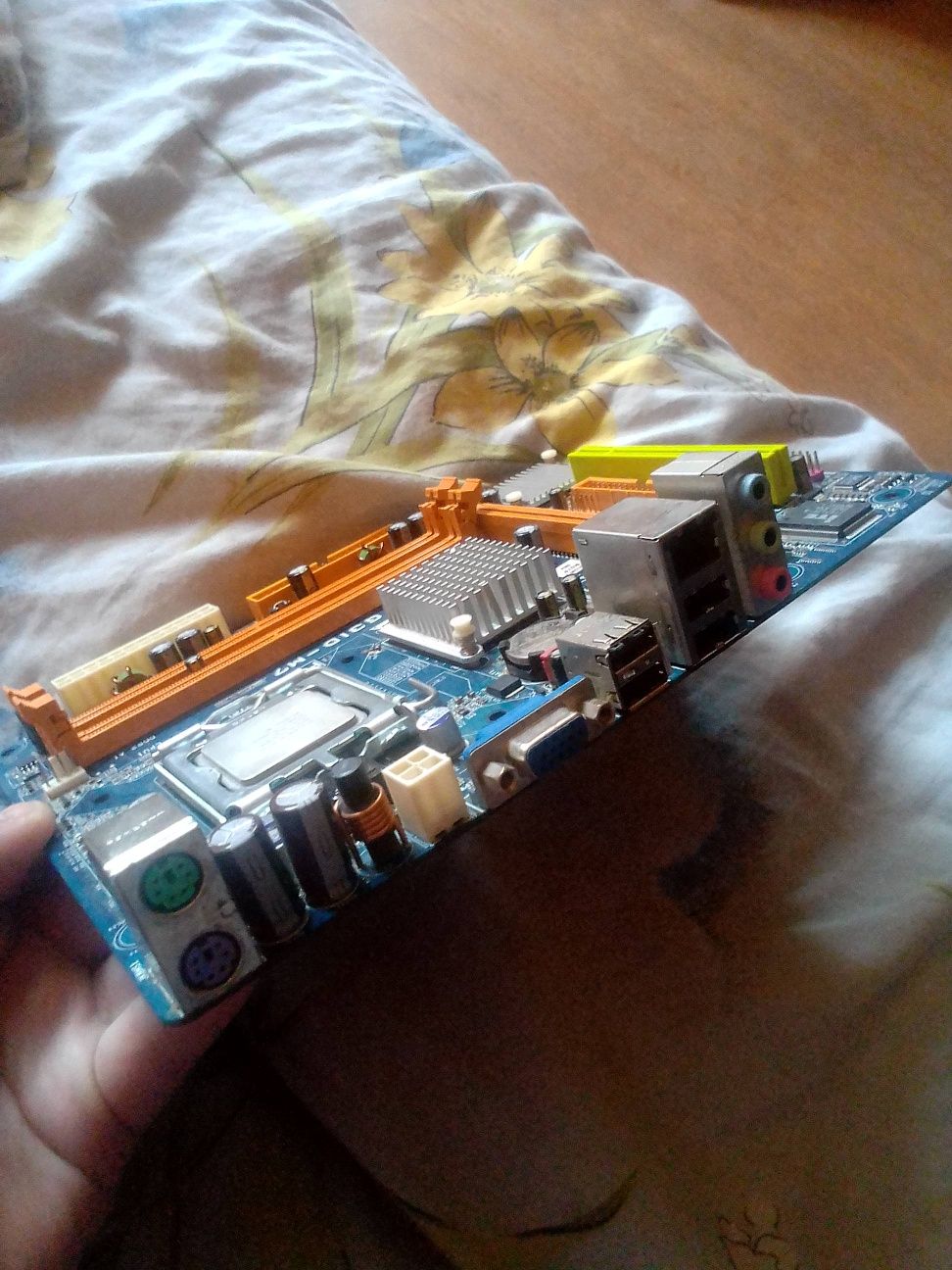 материнка biostat G3 + проц