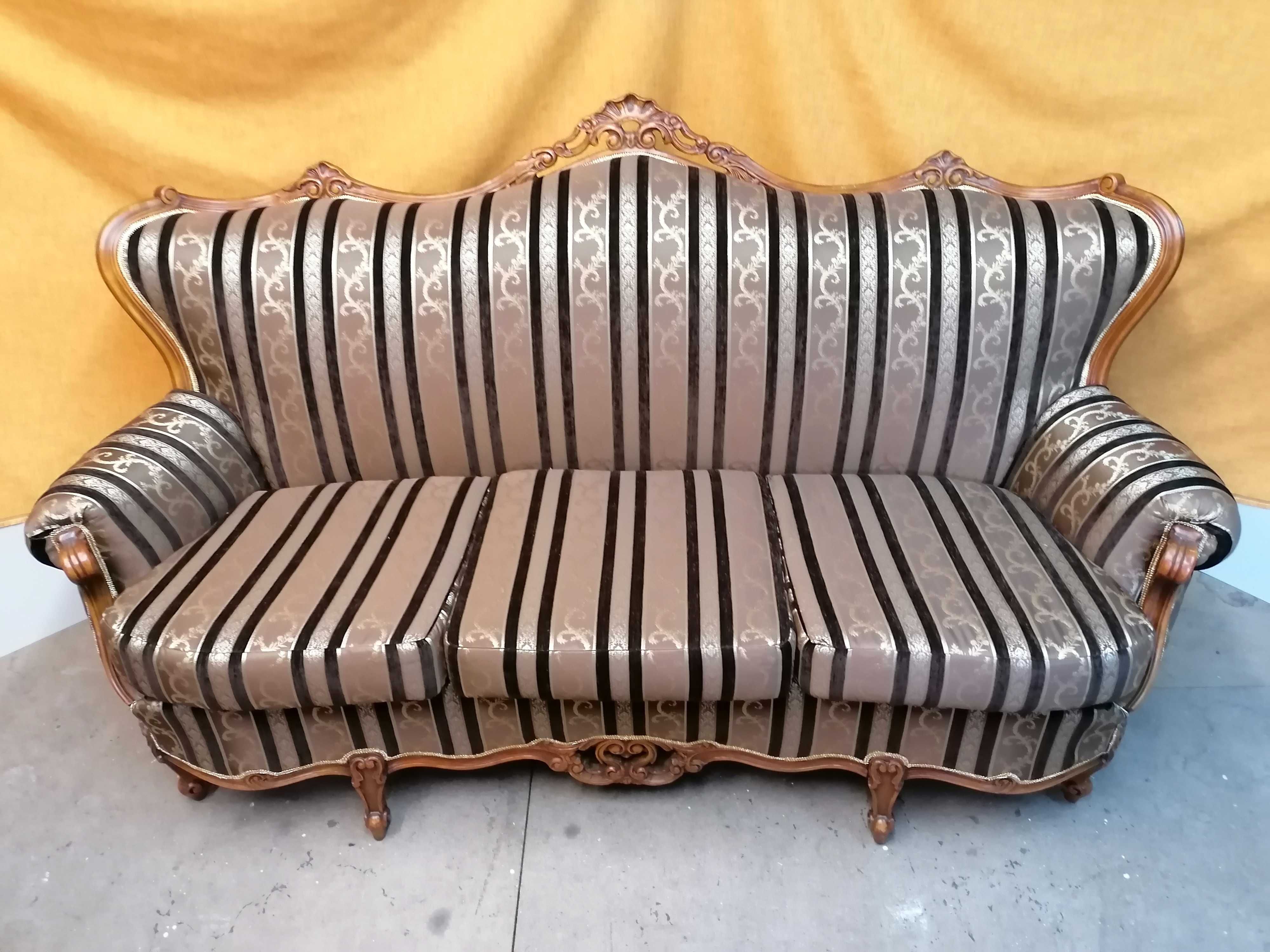 Stylowa sofa możliwa z fotelami
