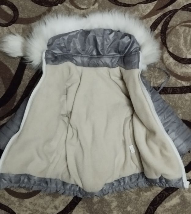 Курточка на ріст 74 см вік 2-3р хорошому стані