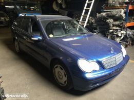 Mercedes C220 CDI Stacion W203 de 2002 para peças