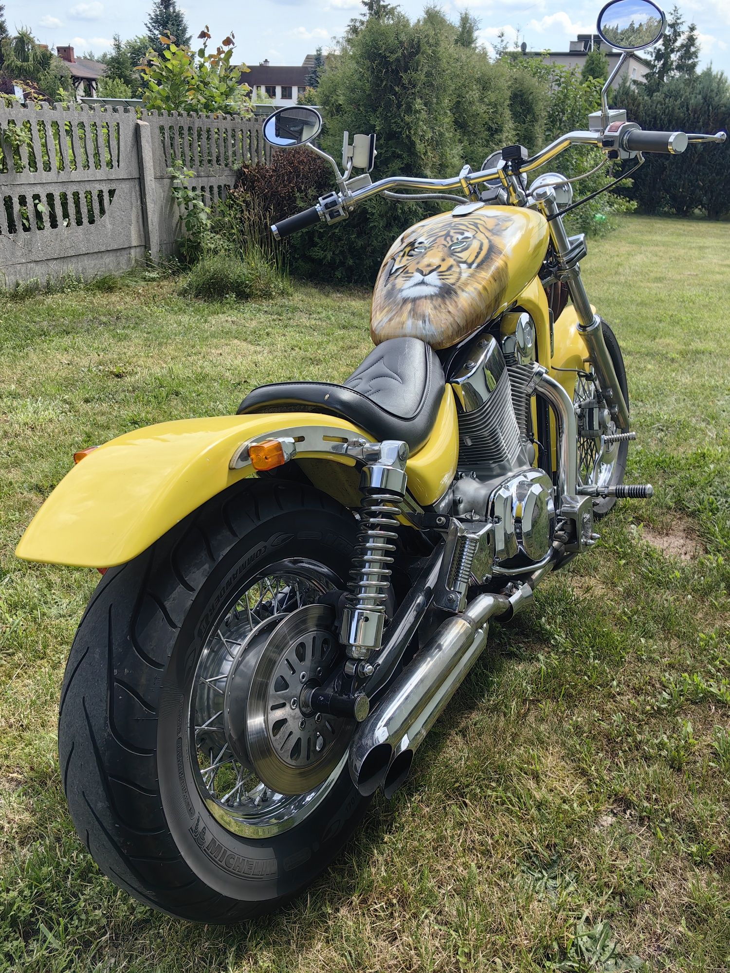 Suzuki intruder vx51l