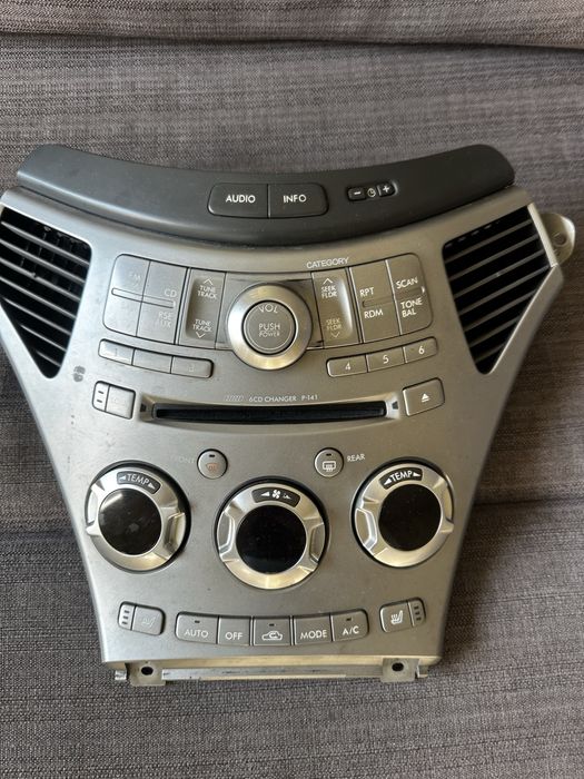 Блок клімата з панелью Subaru Tribeca