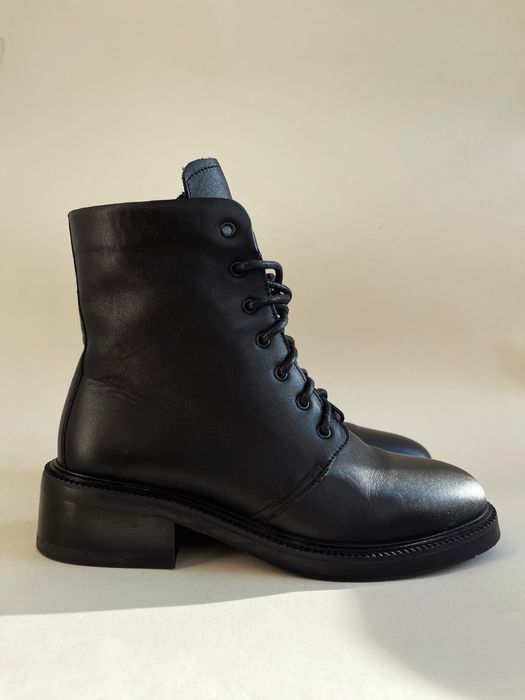 Жіночі шкіряні черевики