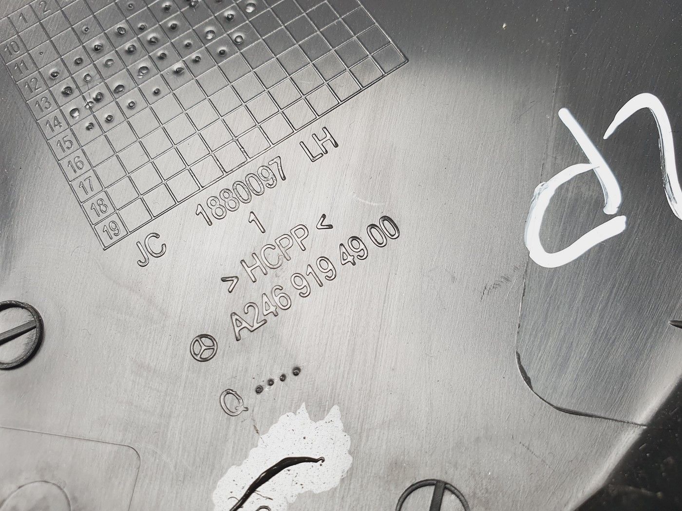 PLASTIK OSŁONA FOTELA LEWA MERCEDES W176