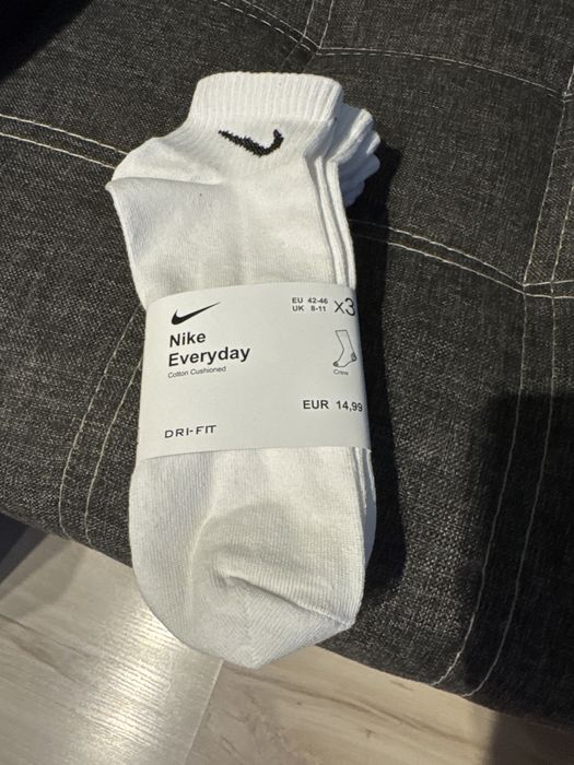 Sprzedam NIKE skarpety  STOPKI 42-46 BIAŁE