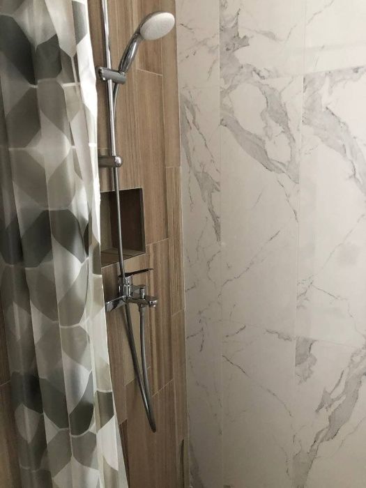 Здам подобово квартиру напряму Люкс студію в Лофт стилі, біля лікарні