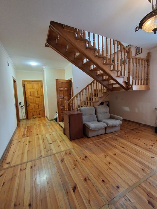 Продаж будинку 210кв.м,Брюховичі