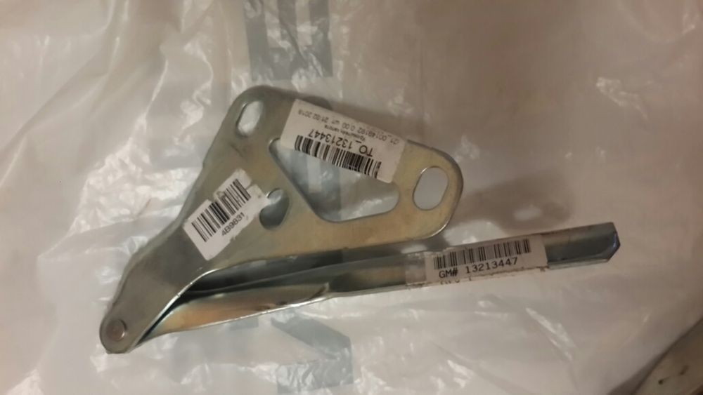 Петля капота Opel Astra-H, пара, 04-,новые оригинал.