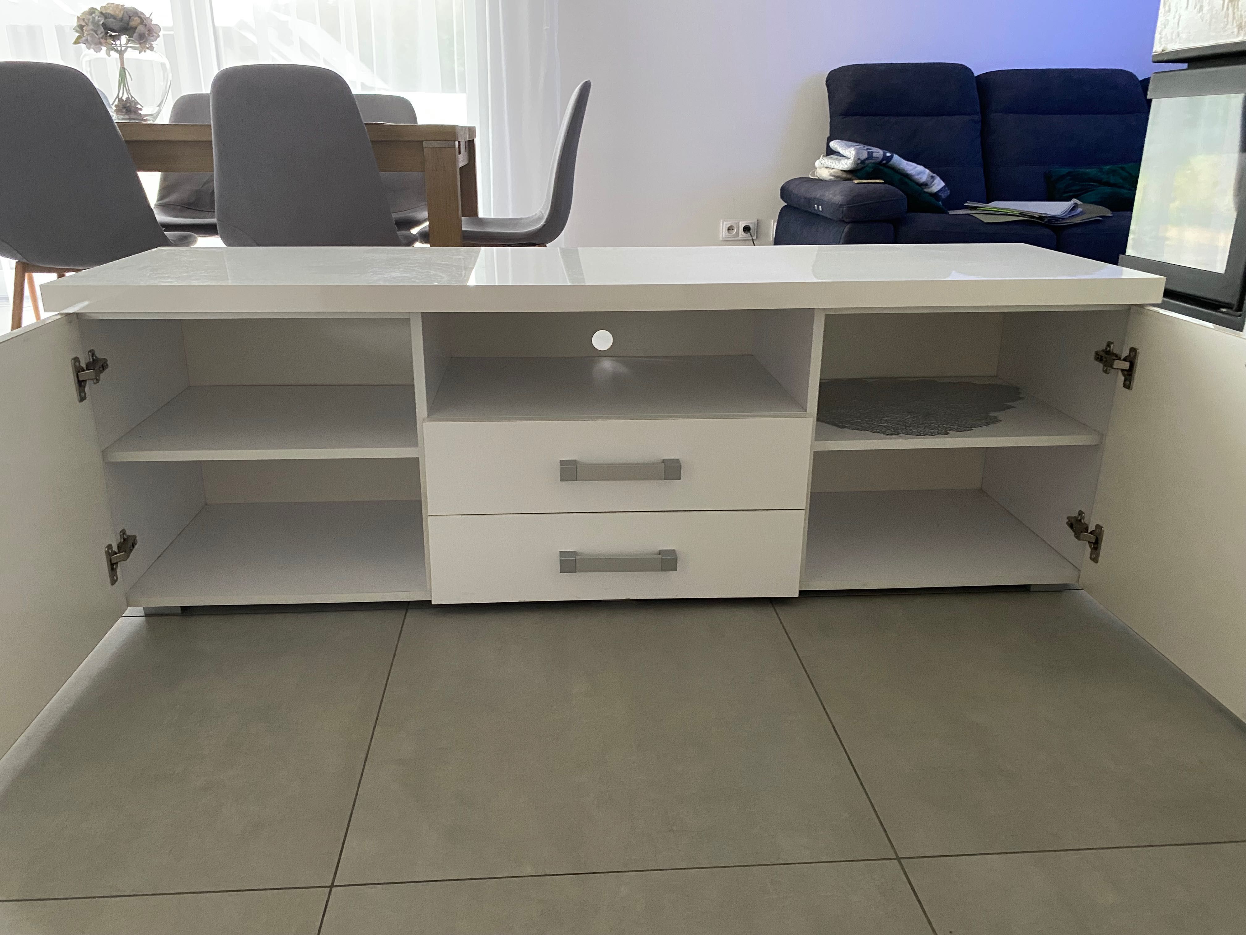 Szafka pod telewizor