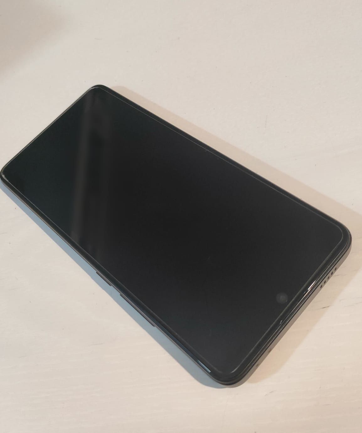 Smartphone POCO F5 PRO 12/512 w idealnym stanie, na gwarancji
