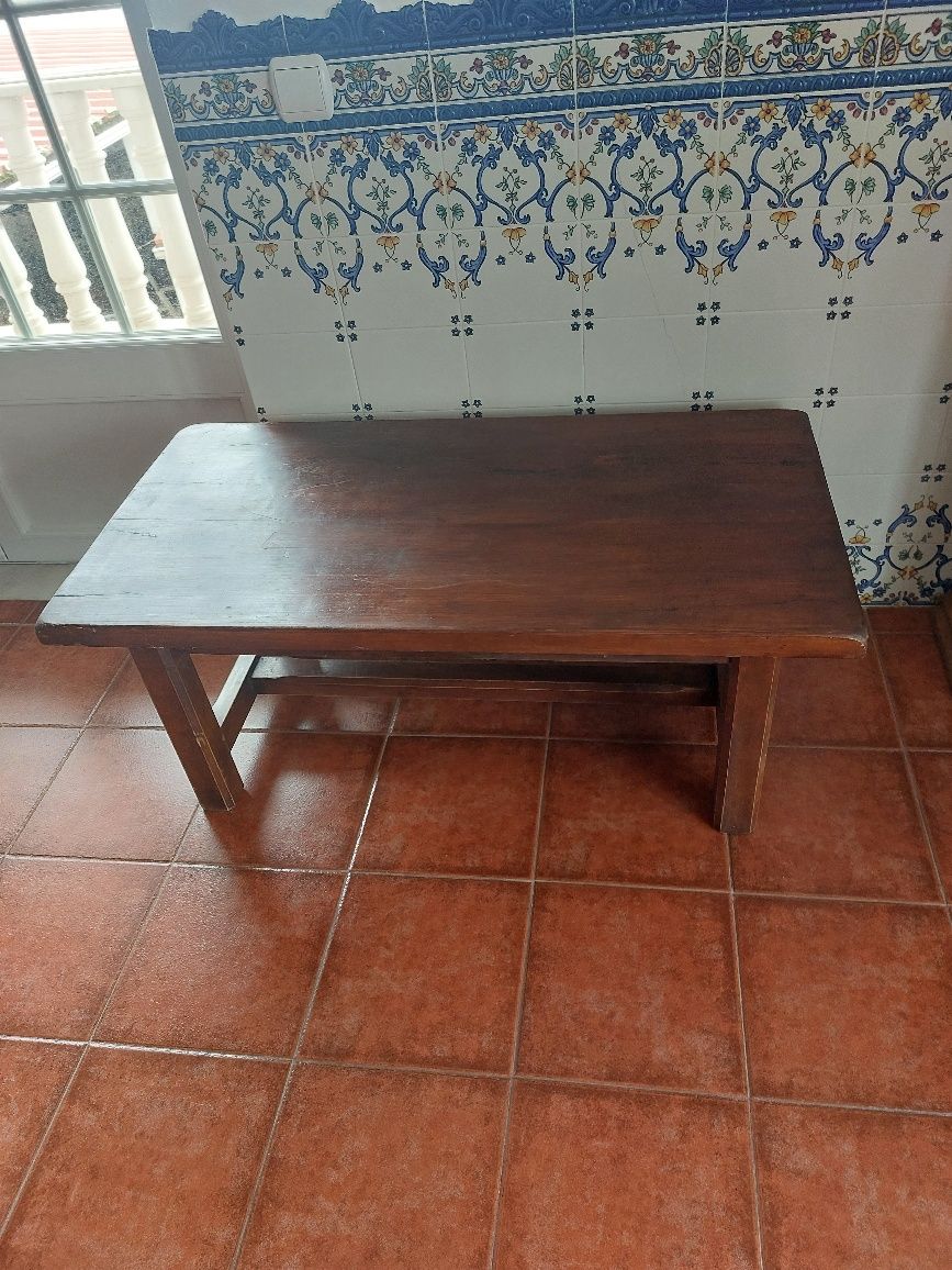 Mesa de centro de madeira