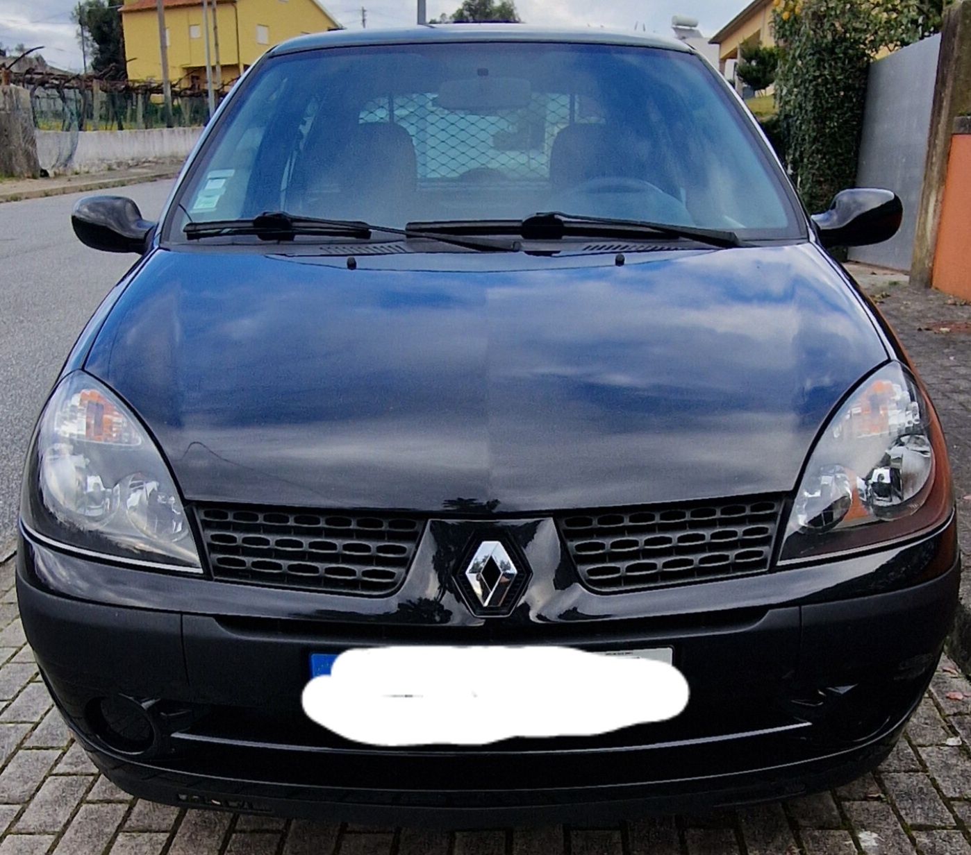 Carro Renaul Clio