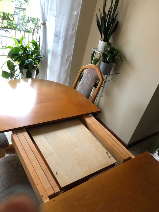 Stół z krzesłami Swarzędzkie Fabryki Mebli