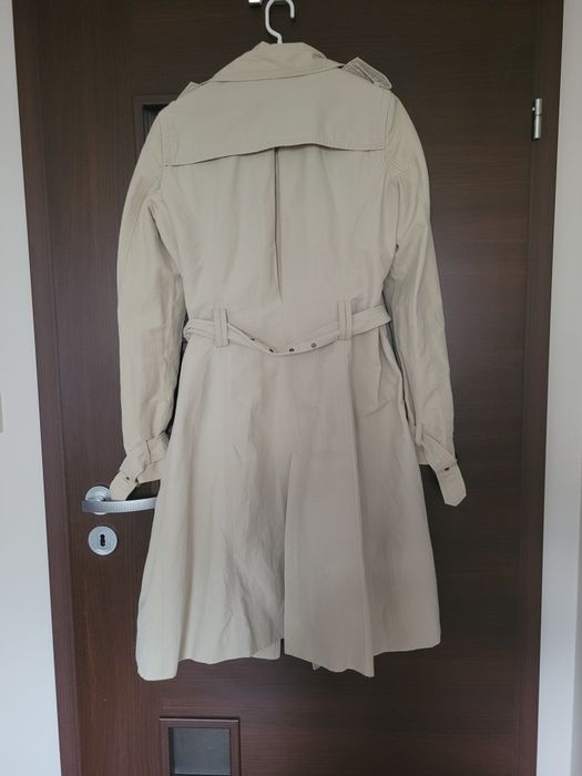 Kremowy trencz Zara Basics